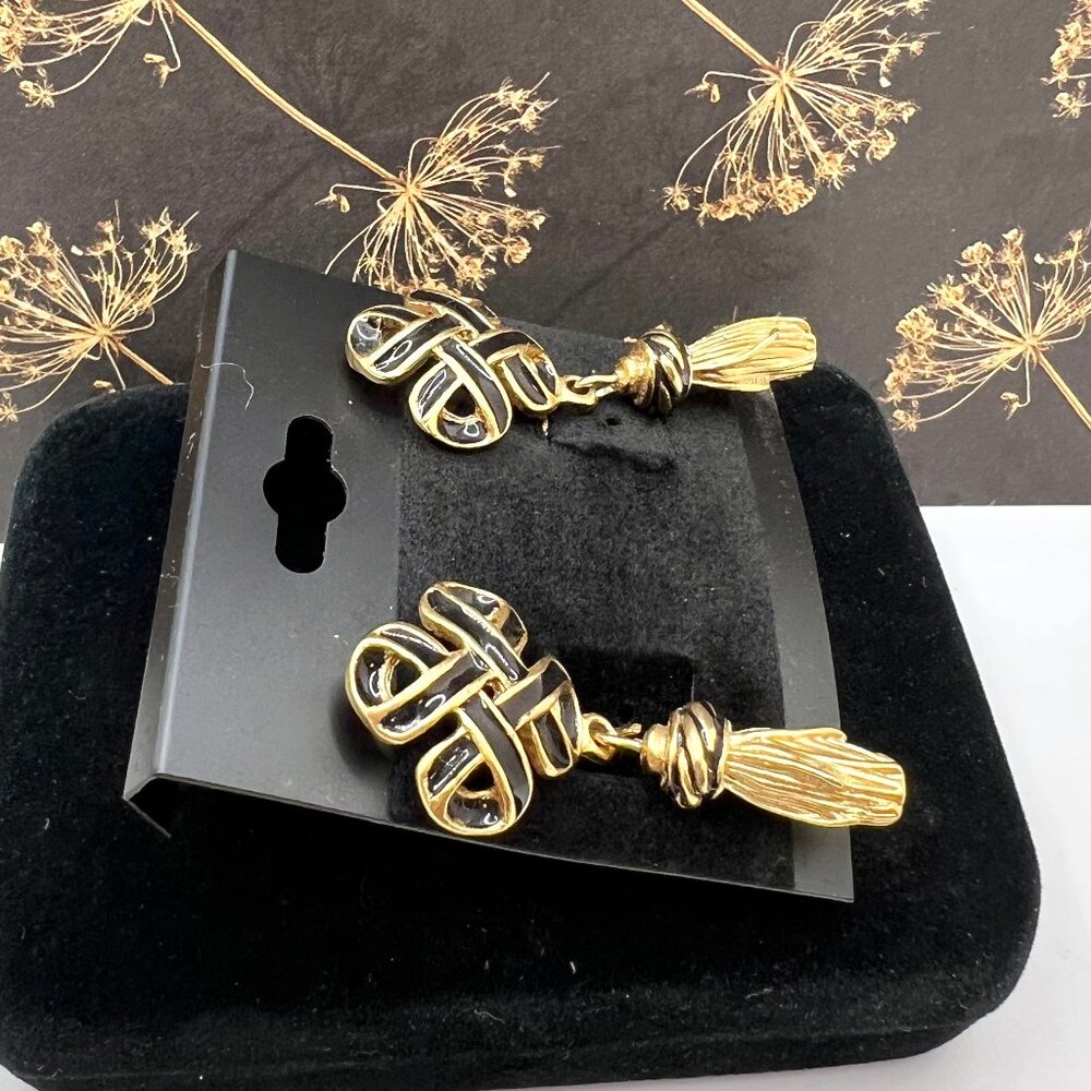 MFA Museum of Fine Arts Chinoiserie Knot Tassel CLIP Earrings FINAL MARKDOWN - Picture 3 of 5